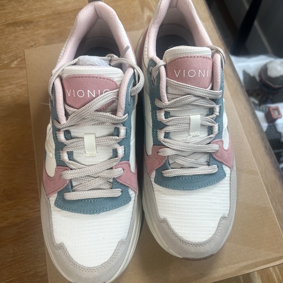 VIONIC WOMEN'S Walk Max Skyline Sneaker, Cobblestone Neutral - Picture 2 of 6